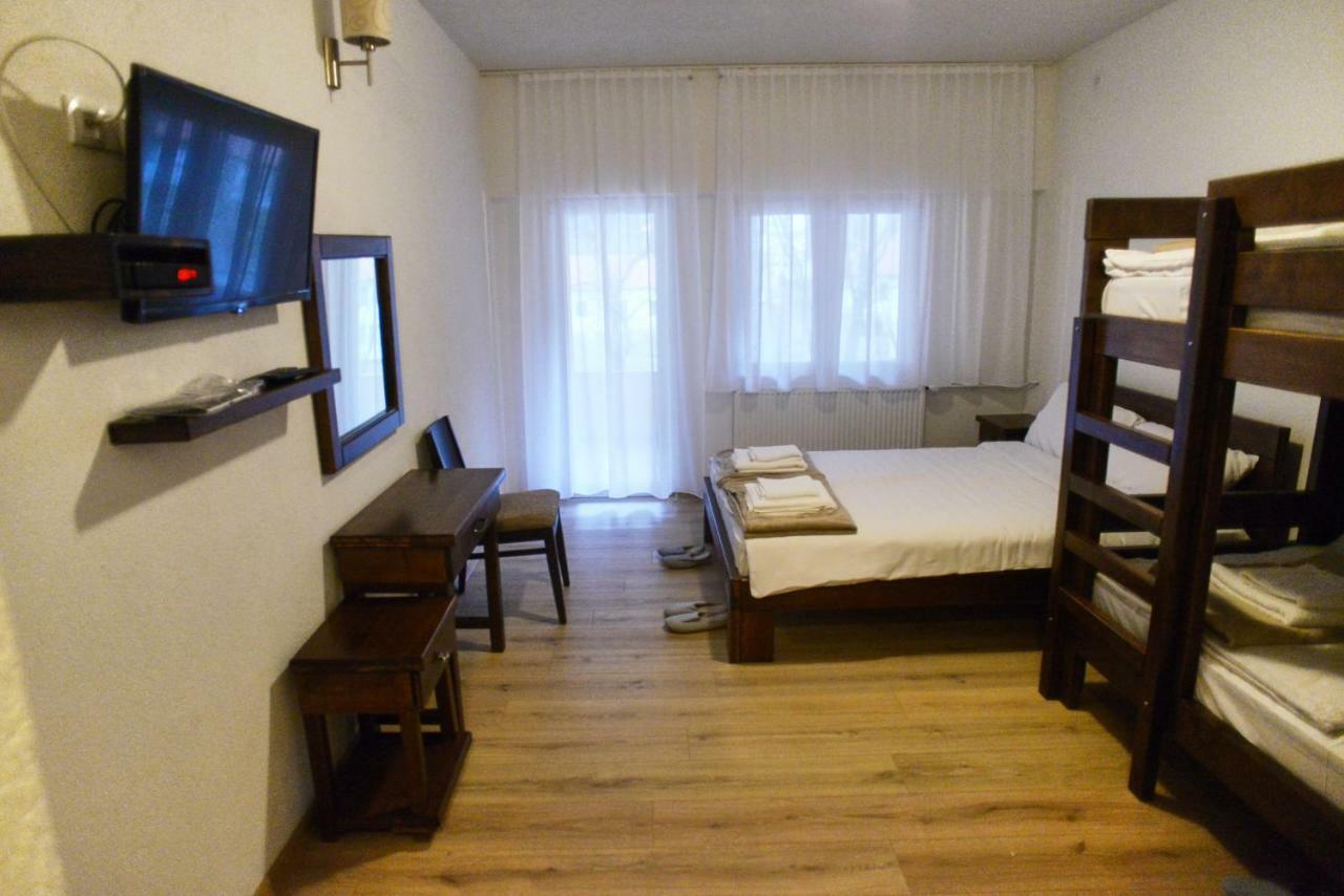 Restoran Sa Prenocistem Gornjak Krepoljin Zewnętrze zdjęcie